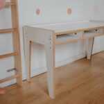 Biurko drewniane do nauki i zabawy