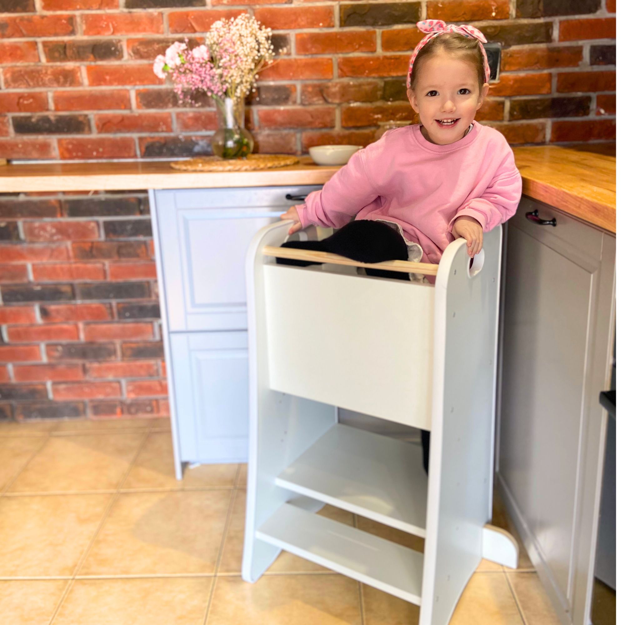 Dziewczynka w kuchni